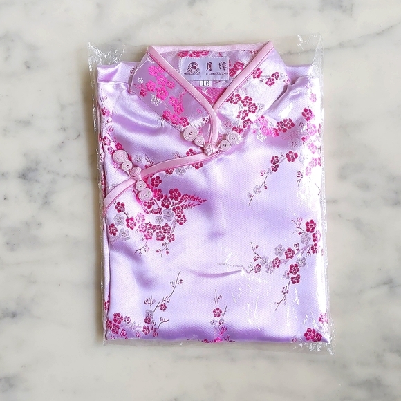 NWOT. Rayon Blended Satin Floral Embroidery Short Sleeve Chinese Gown. - Picture 3 of 7